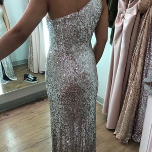 One shoulder sequins dress